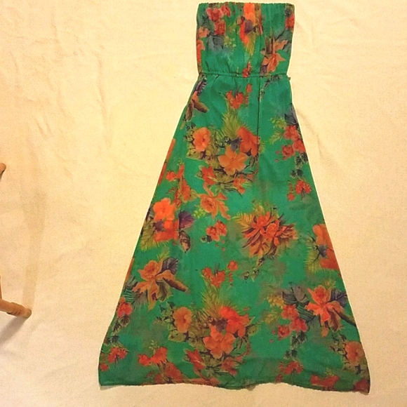 THIS WEEK ONLY -Sassy Strapless Spring Dress!! - Picture 5 of 15
